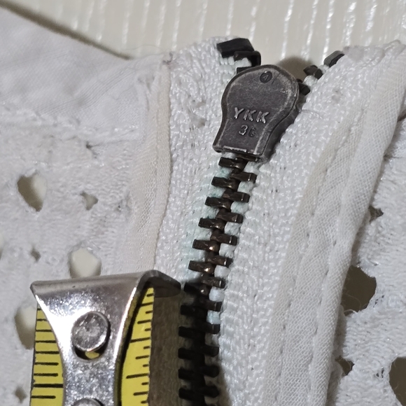 Size S Banana Republic Crew Neck Eyelet Lace Vintage Crop Top - Picture 8 of 12